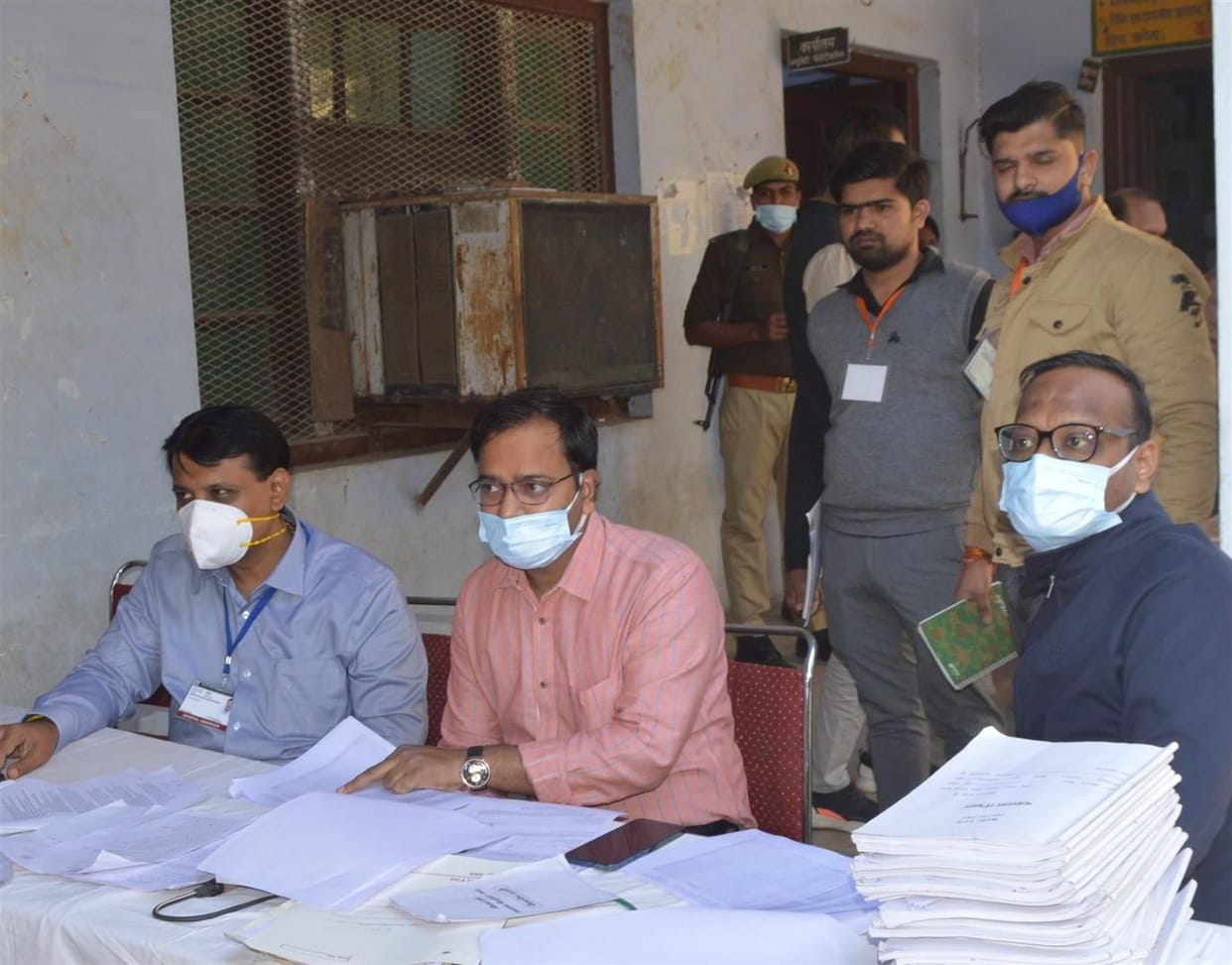 Hathras: Officers busy in organizing polling data booth wise