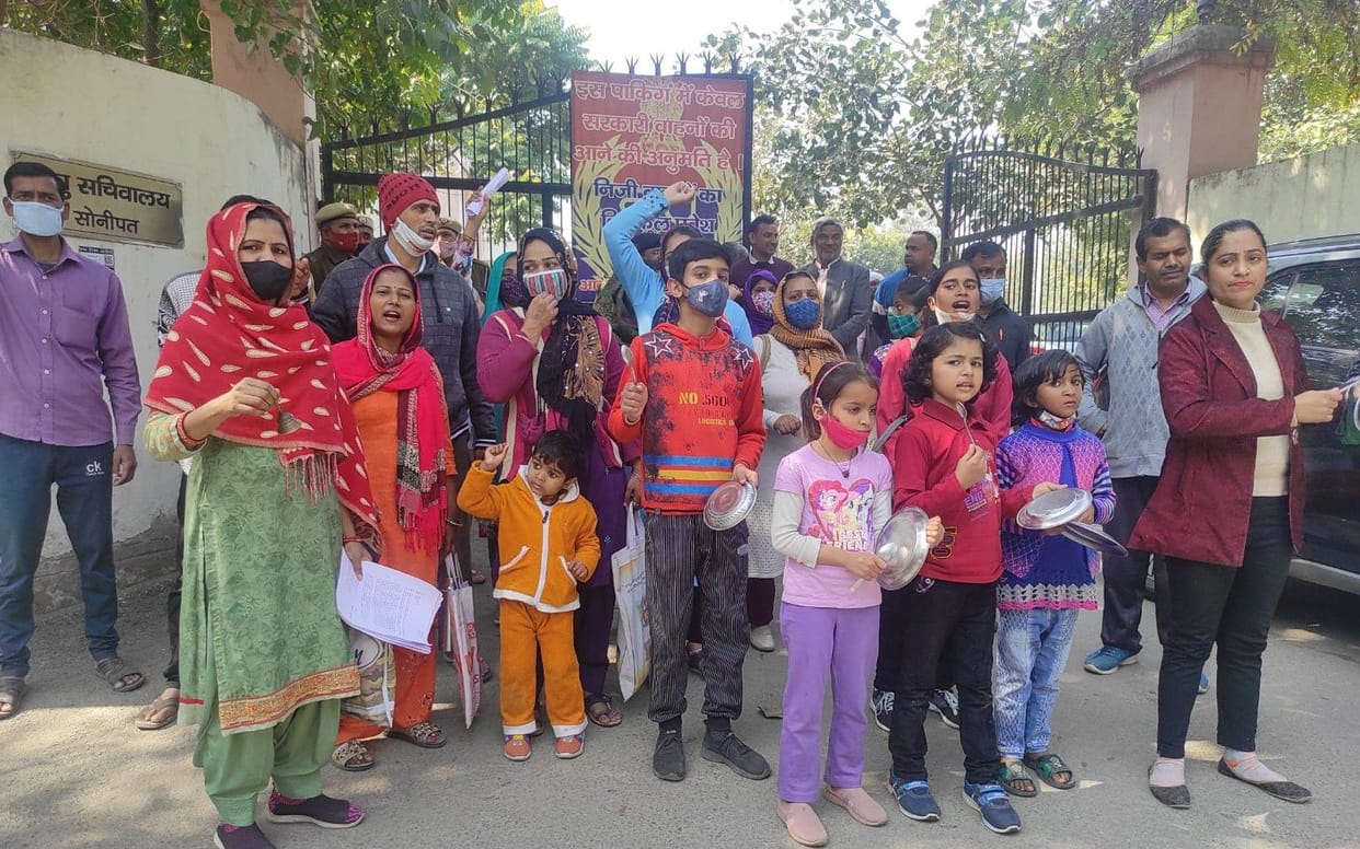 134A: Police stopped the parents who came to meet the Transport Minister, debate ensued