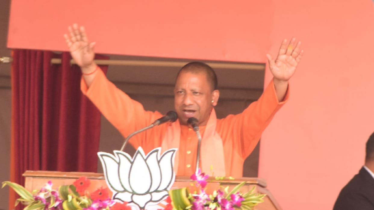 UP Election 2022: CM Yogi said, SP is a riot, used to honor rioters, if there was a SP government, then all the vaccines would have become black