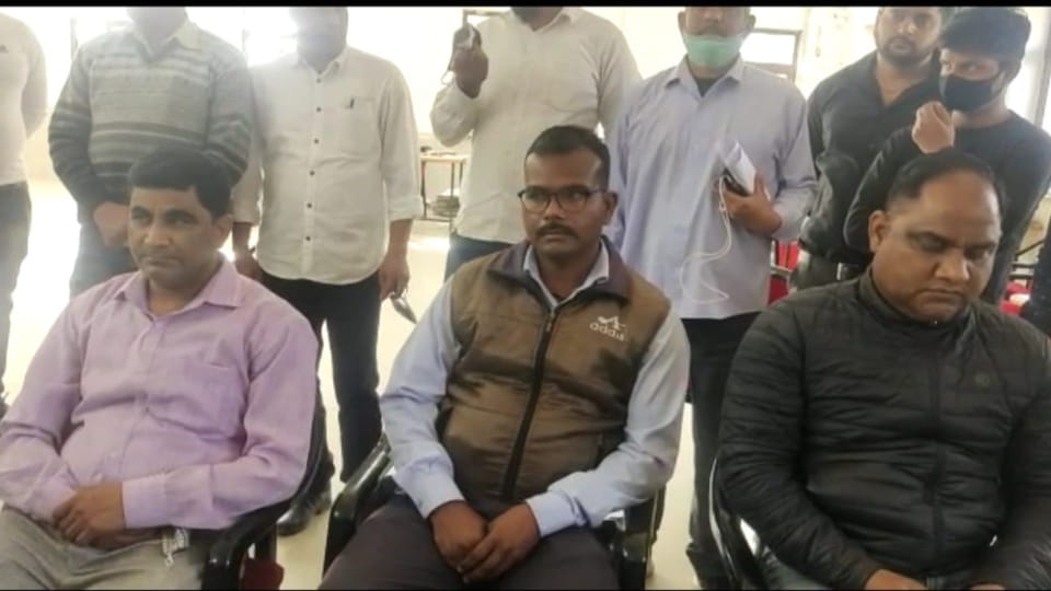 Alwar News clerk arrested for taking bribe of 22 thousand in UIT