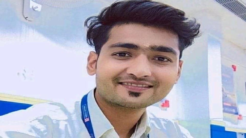 HDFC bank field officer murdered in Firozabad