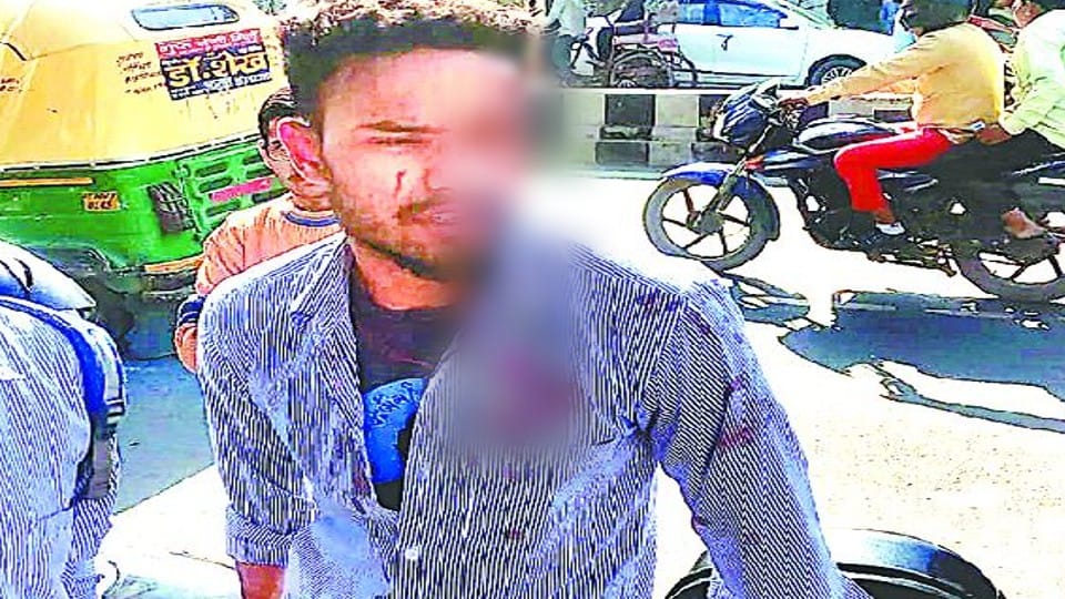 attack on student in front of Agra College gate
