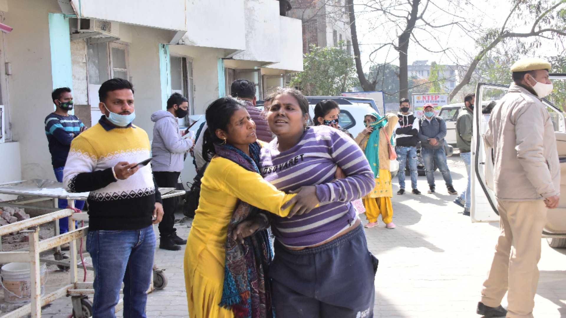 Firecracker factory blast case: with tears in eyes he identified Mother with her earring and sister by bracelet