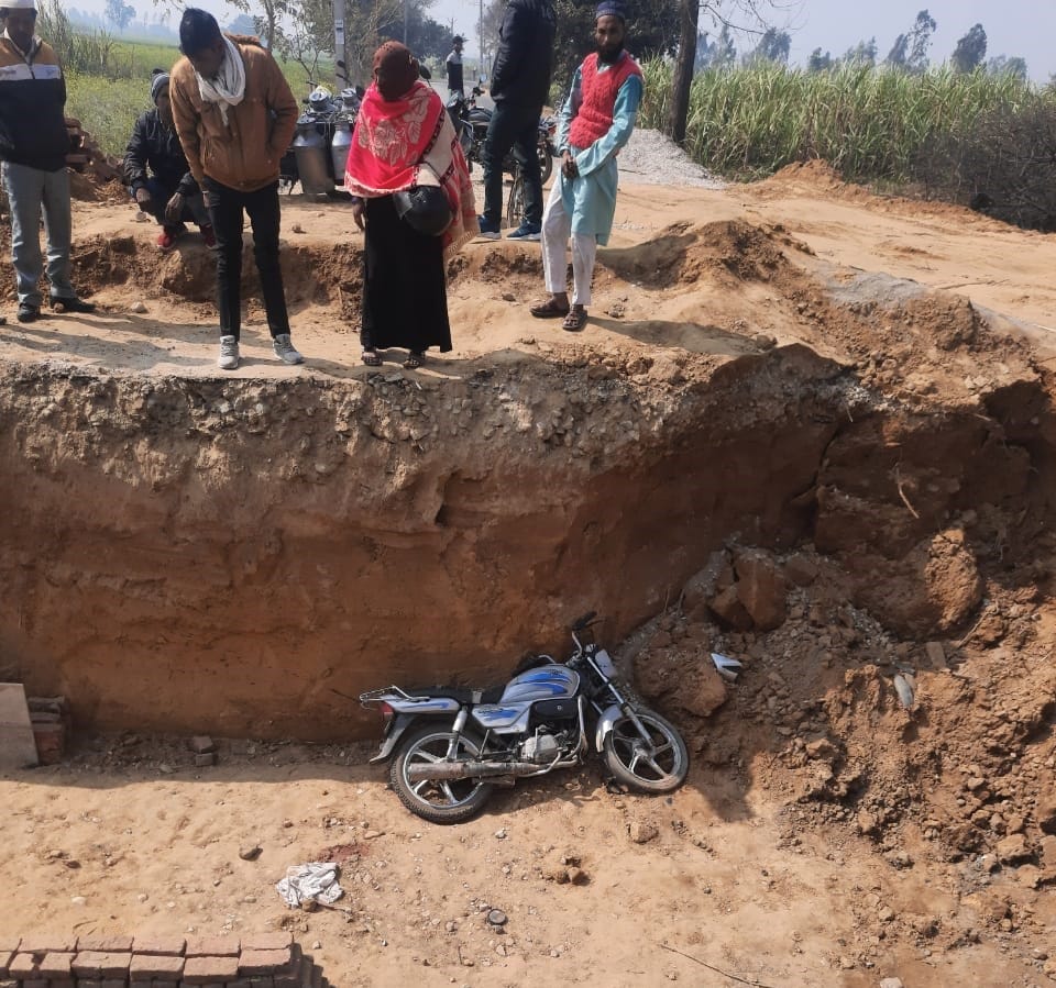 Bike fell in under construction culvert, death of SP booth president
