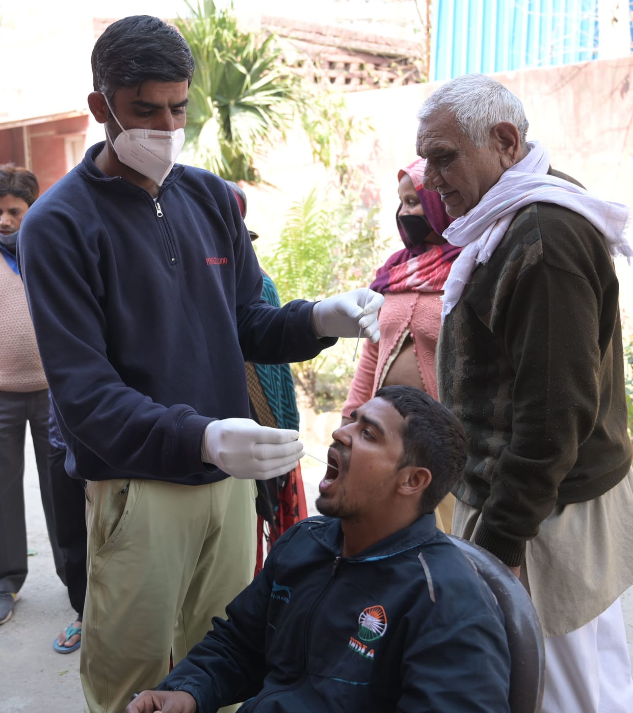 Corona infected 40 year old person died, 11th death in the district