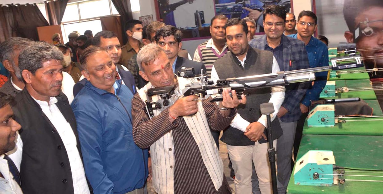 Shooting competition begins