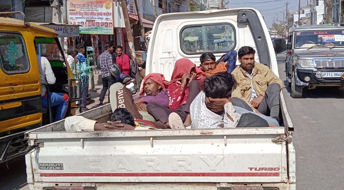 fathepur news,Private buses went to the elections, Vikram drivers got silver