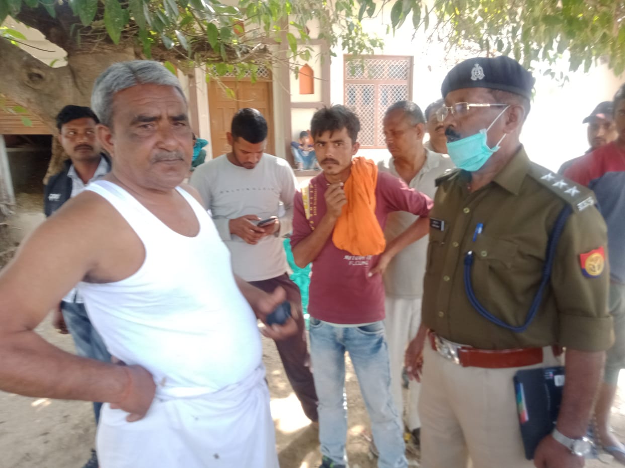 The dead body of the middle-aged who took Rajinama was found hanging on the tree.