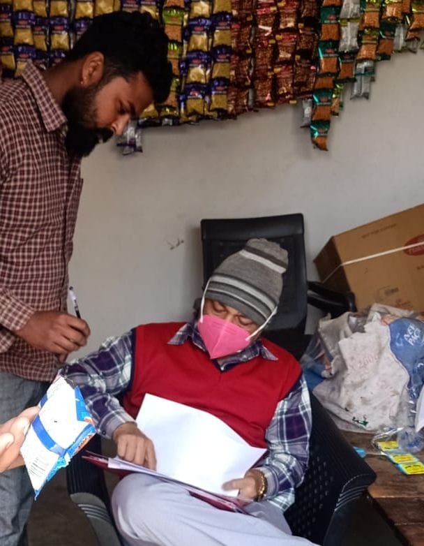 Hathras: FDA team raided and took samples of sealed water