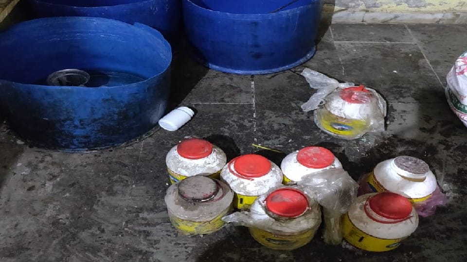 duplicate ghee making illegal factory busted in agra