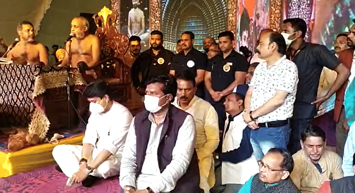 Madhya Pradesh: Will Scindia be Shivraj's successor? Why did the Jain monk call him the future chief minister?