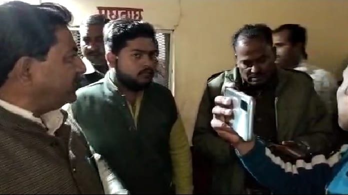 dispute between bjp and sapa worker