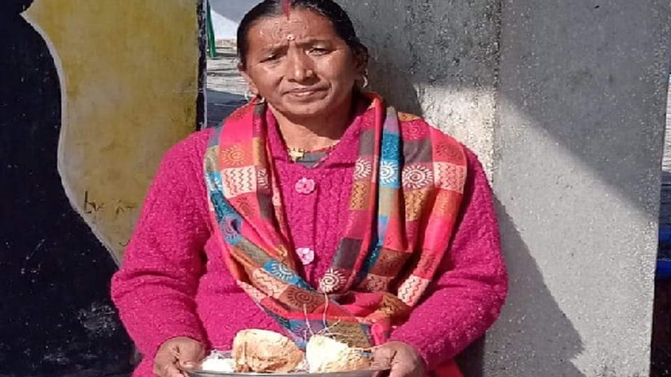 yogi adityanath sister shashi payal asking devootess of up about assembly election trends