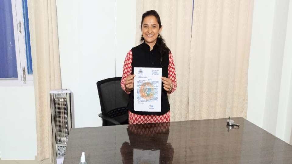 Politics: BJP councilor Meera resigns before MC elections shimla