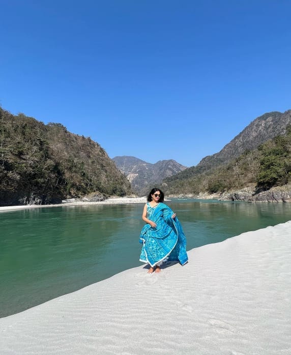 Rishikesh: Angoori Bhabhi reached Yog Nagri, took the blessings of Mother Ganga, had fun on the beach, see Photos