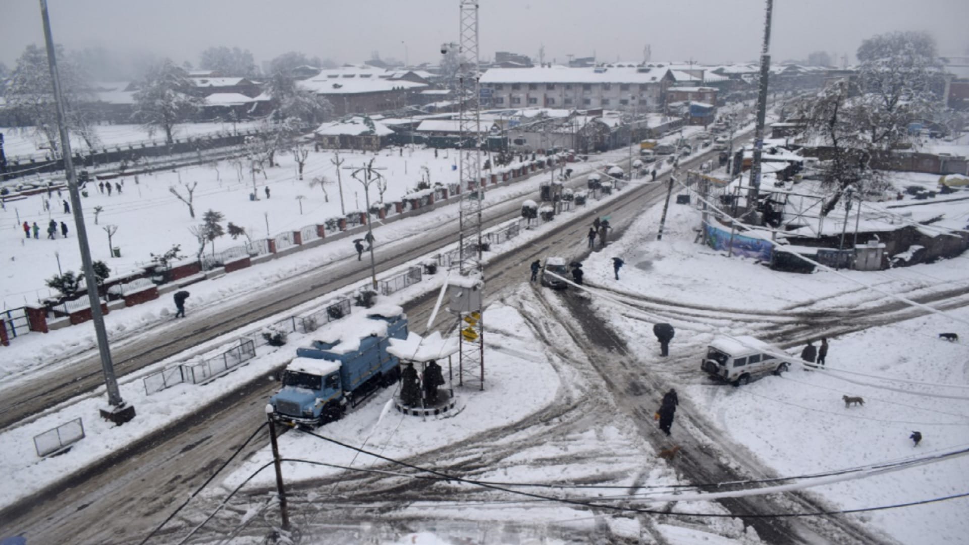 Snowfall in Kashmir, rain in Jammu division