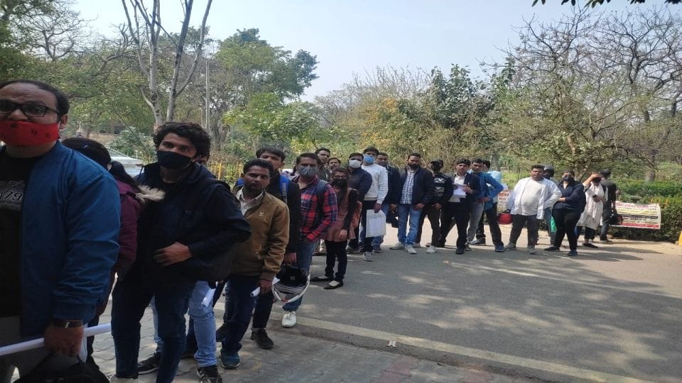 entry not allowed without gate pass in DBRA University Agra