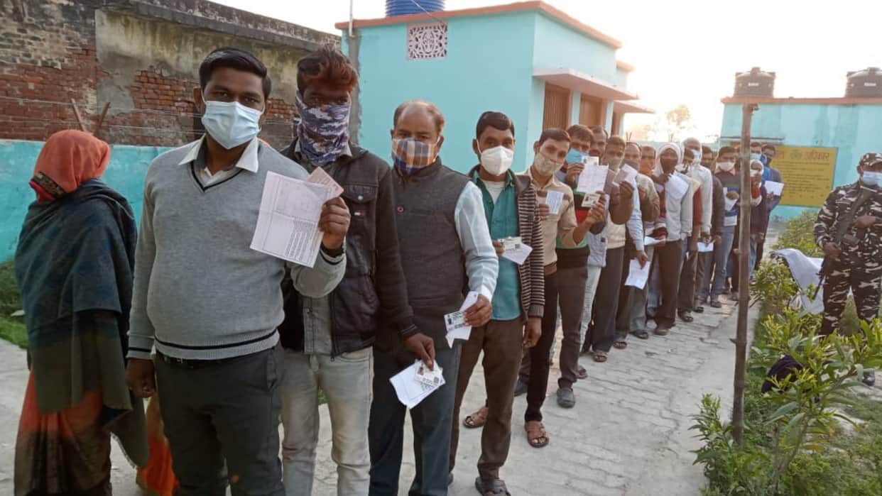 UP Election 2022 lucknow voting for fourth phase of election see photos of excited voters