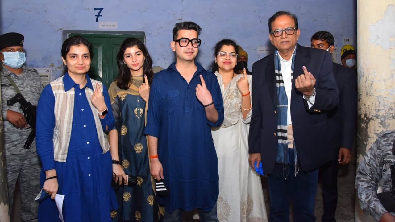   up election phase 4th photos veterans including Mayawati, Sakshi Maharaj cast their votes in uttar pradesh