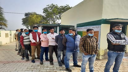 UP election 2022 voting karhal jaswantpur re-polling updates in hindi