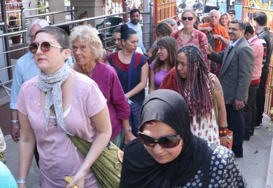 The movement of foreign guests started in the pilgrimage town