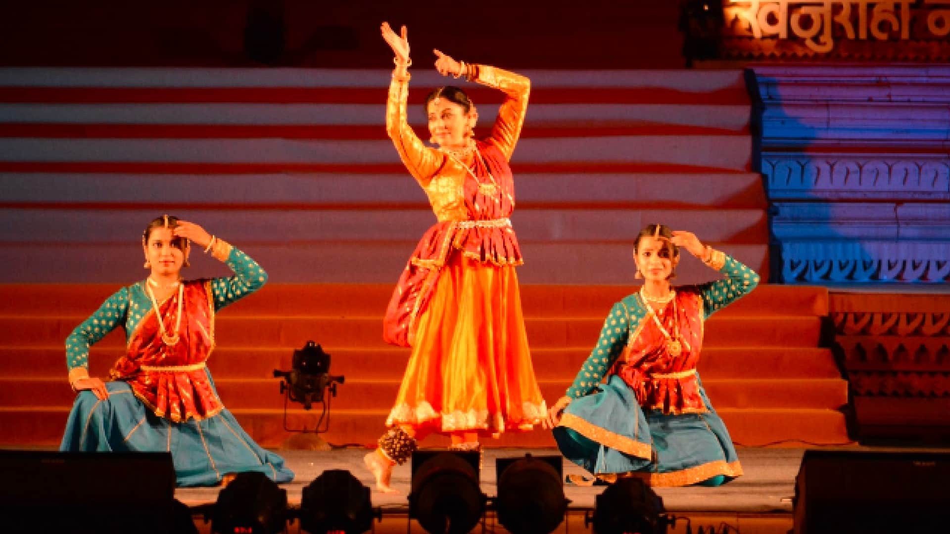 Khajuraho Dance Festival Day 5: Rangila Fagun descended on Khajuraho temples
