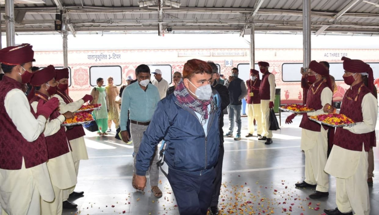 Shri Ramayana Yatra train reached Ayodhya carrying 116 passengers