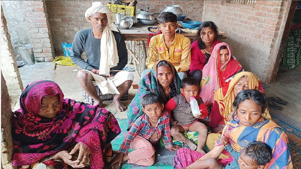 Poisonous Liquor Scandal: Even after four days, people of Mahul town showed sorrow and anger