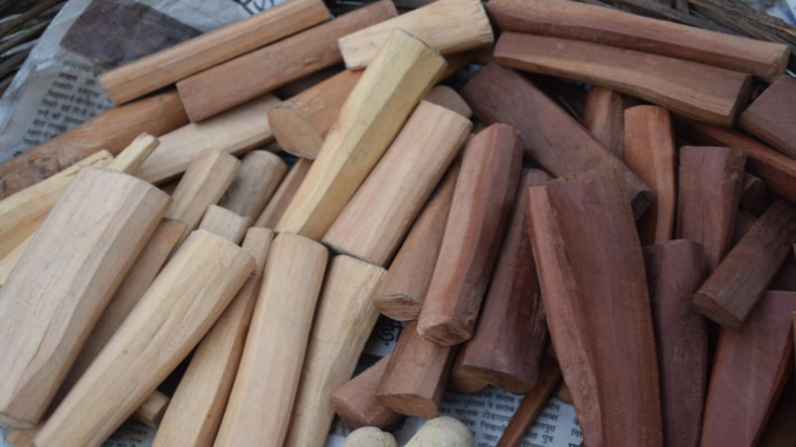 Business Ideas start a sandalwood business by investing 1 lakh you will earn lacs of rupees
