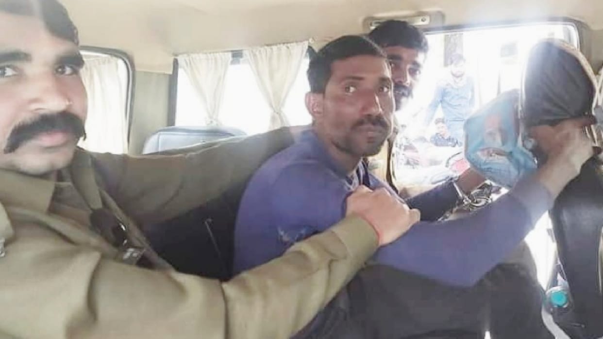 Chhatarpur: Troubled husband broke the idol, Khajuraho police arrested
