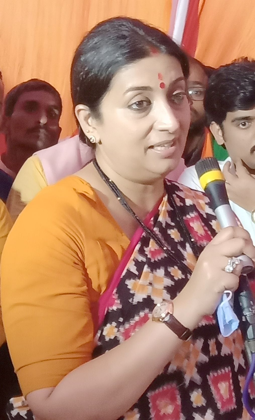 If the government of SP-BSP-Congress is formed, then there will be rule of goons in the state: Smriti