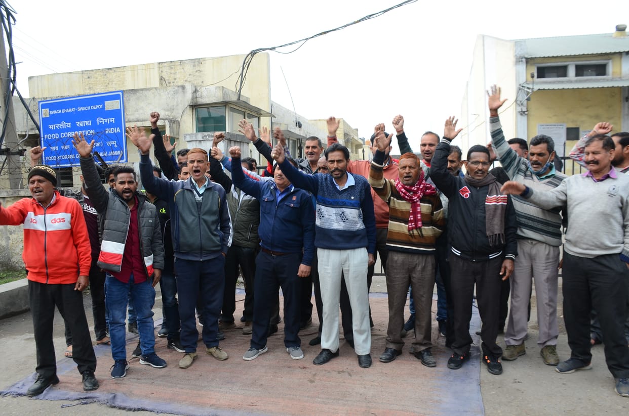 Workers protested against privatization