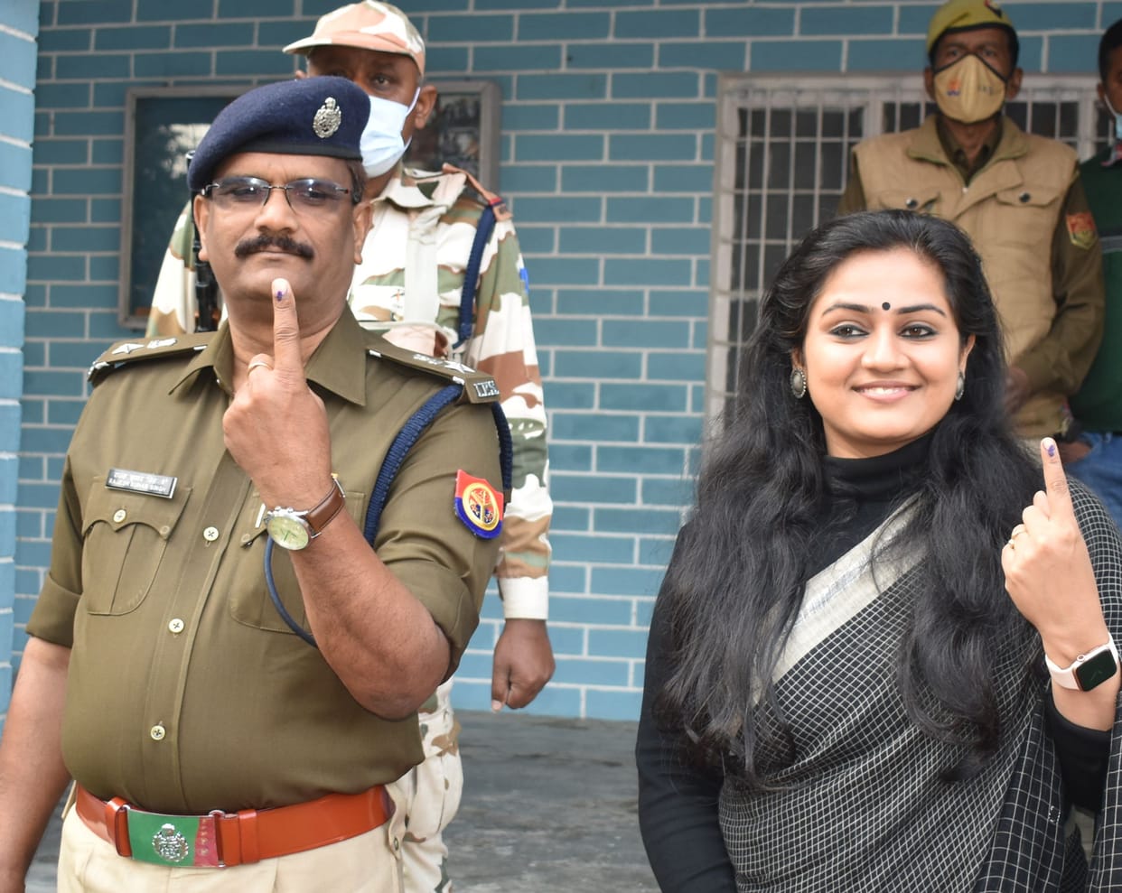 fathepur news,DM and SP inspected polling stations