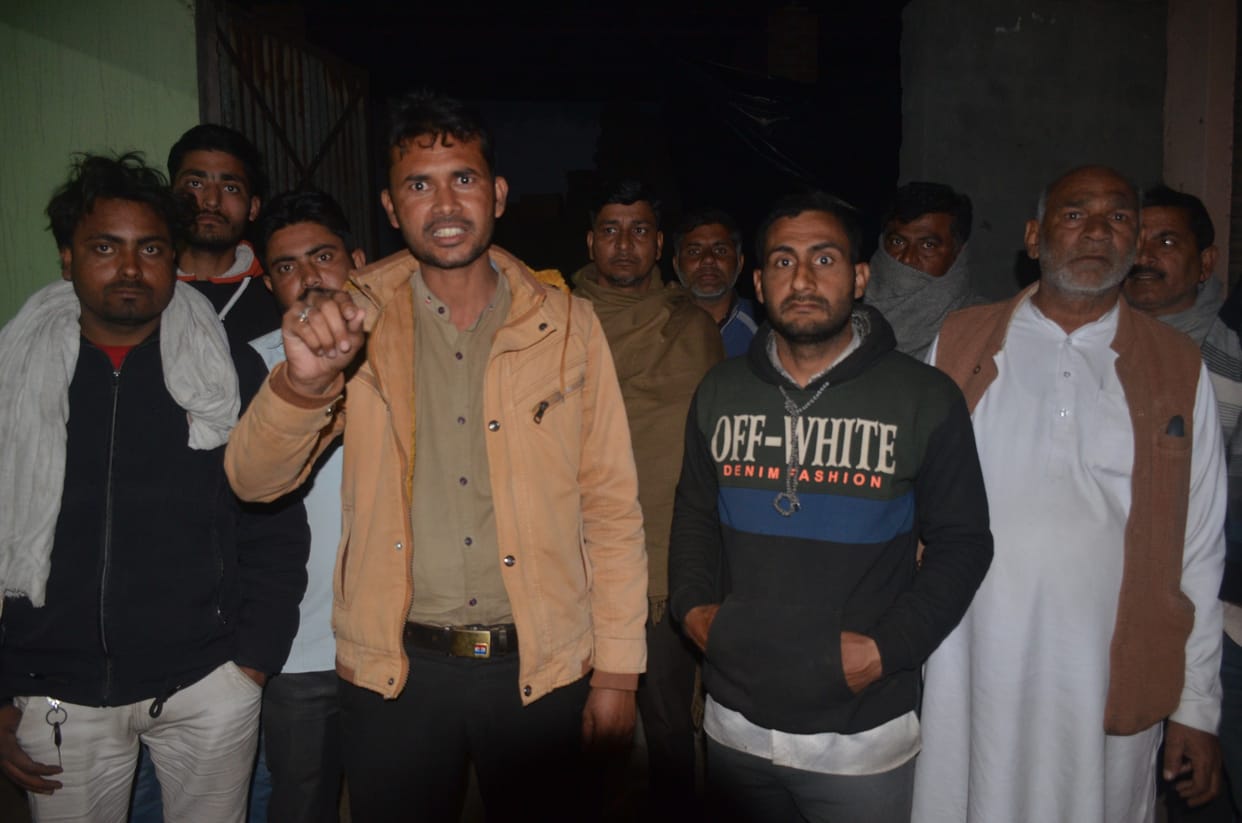 Attempts to rob merchants, assault