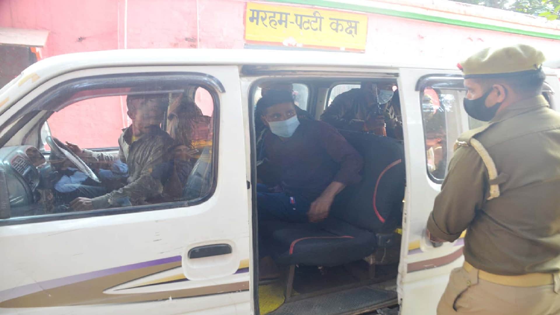 man murder the girl in one sided love in Baghpat, stabbed her to death at market place