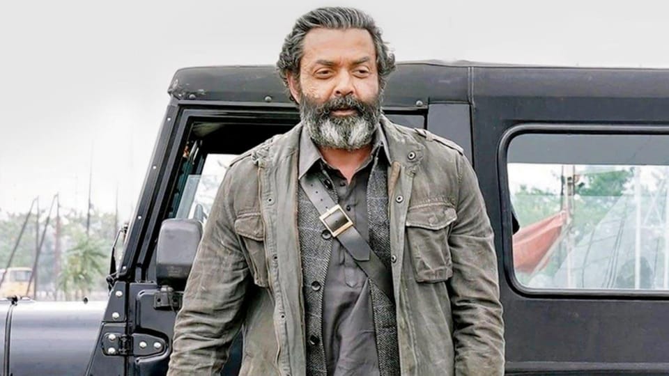 Aashram actor Bobby Deol made a shocking revelation, the woman held him for 3 minutes
