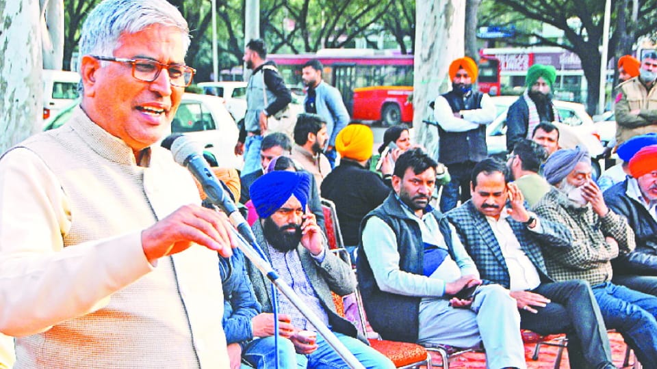 Script of Electricity employees strike in Chandigarh against privatization was written in Haryana