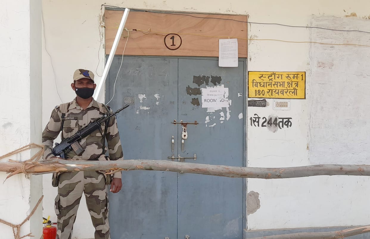 Security of EVMs in three circles, officers are monitoring