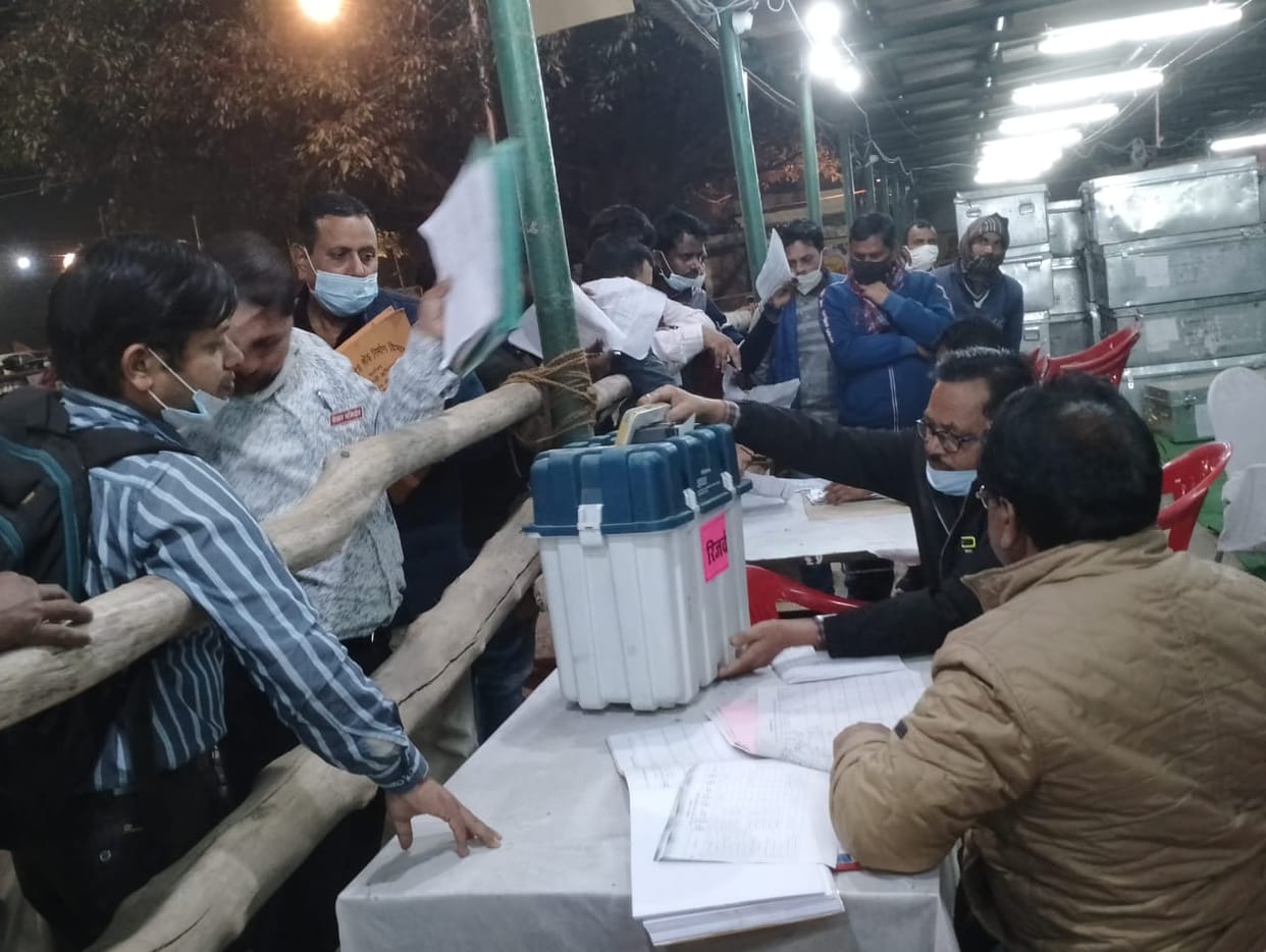 Polling parties deposited EVMs in the strong room