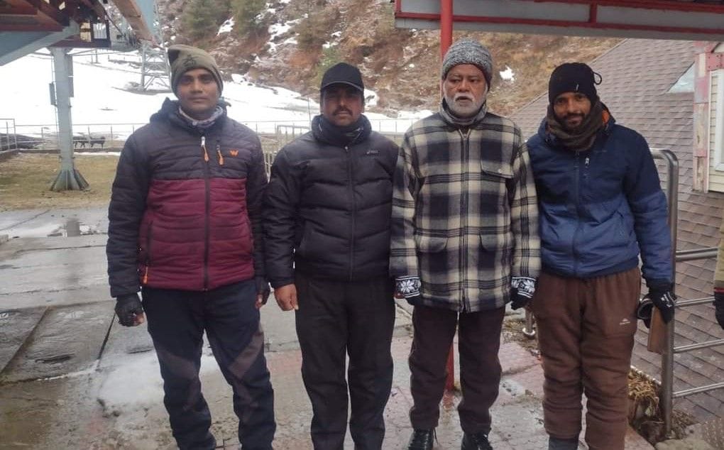 Film artist Sanjay Mishra reached Auli for the shooting of the film