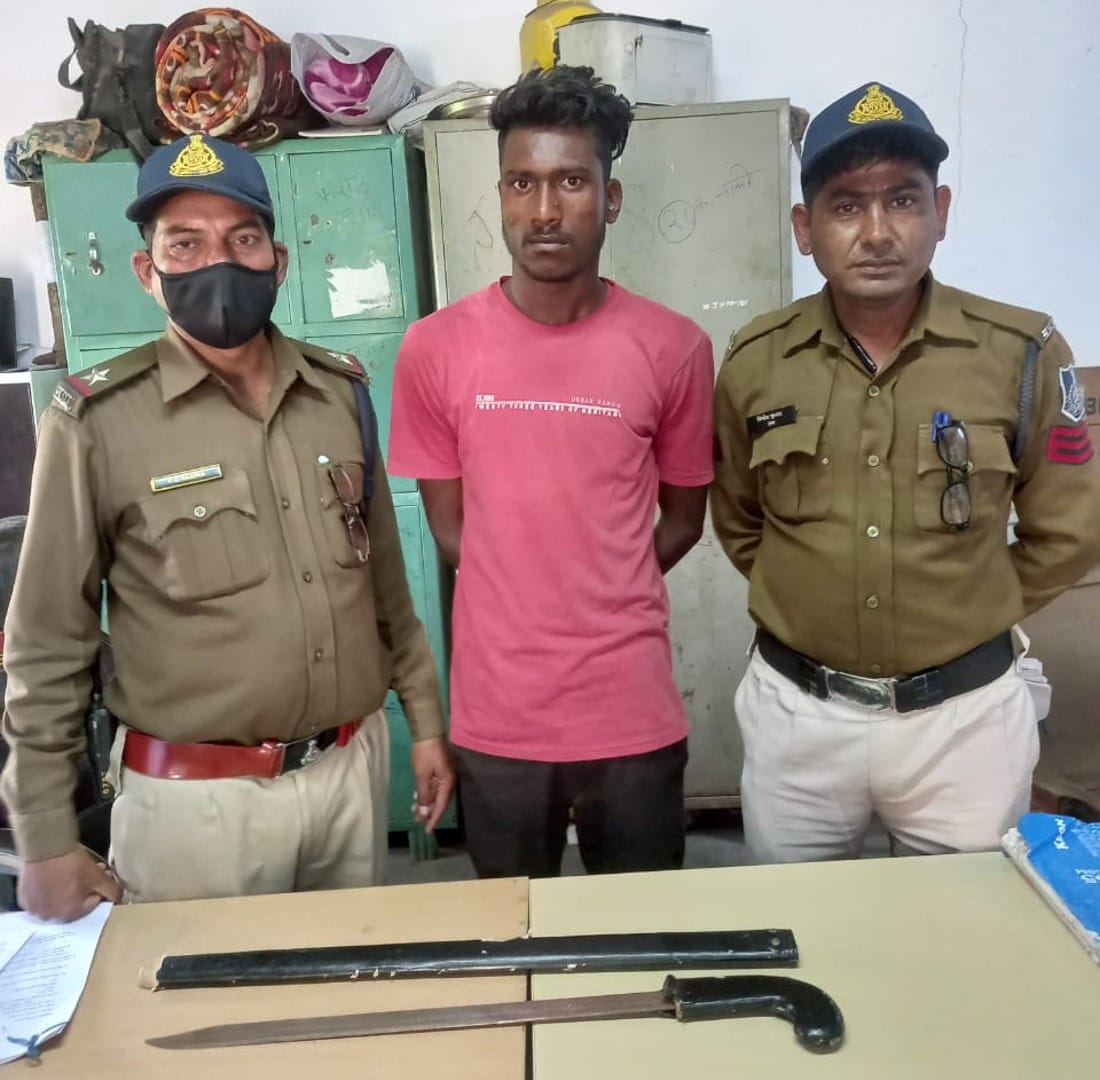 Dewas: The tableau had to be created by writing poetry on social media, the police reached after seeing the photo and sent them to jail