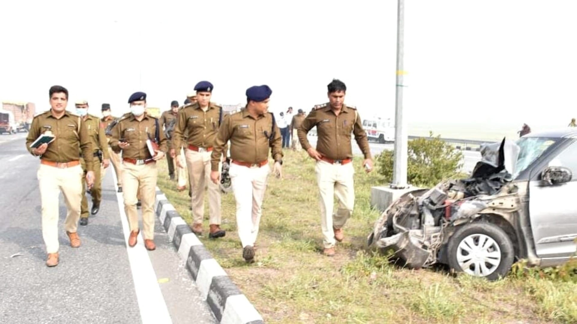 One dies and seven injured in road accident at KMP in jhajjar of Haryana