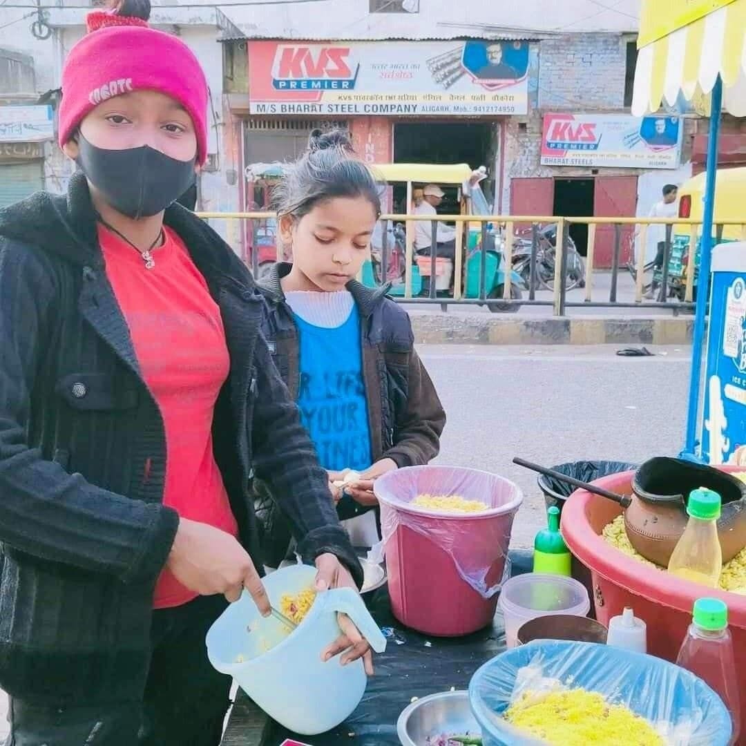 Talented daughters: Their Bhelpuri beats the Helplessness