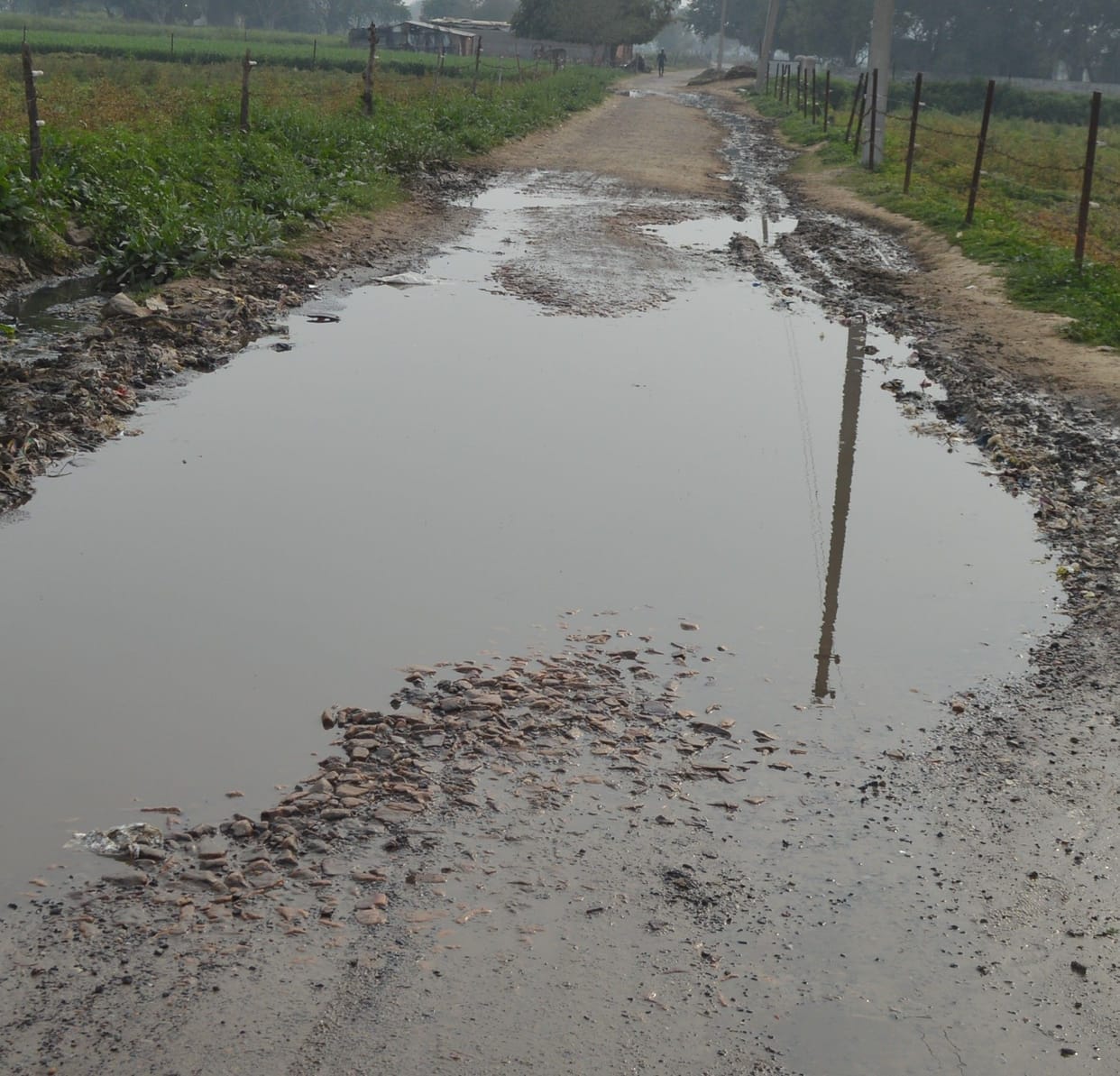 Hathras: The path of Bhuteshwar temple is also dilapidated, pebbles and stones will be scattered