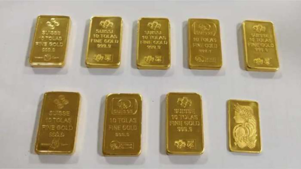 Rajasthan news Man held with gold biscuits worth 30 lakh at Jaipur airport