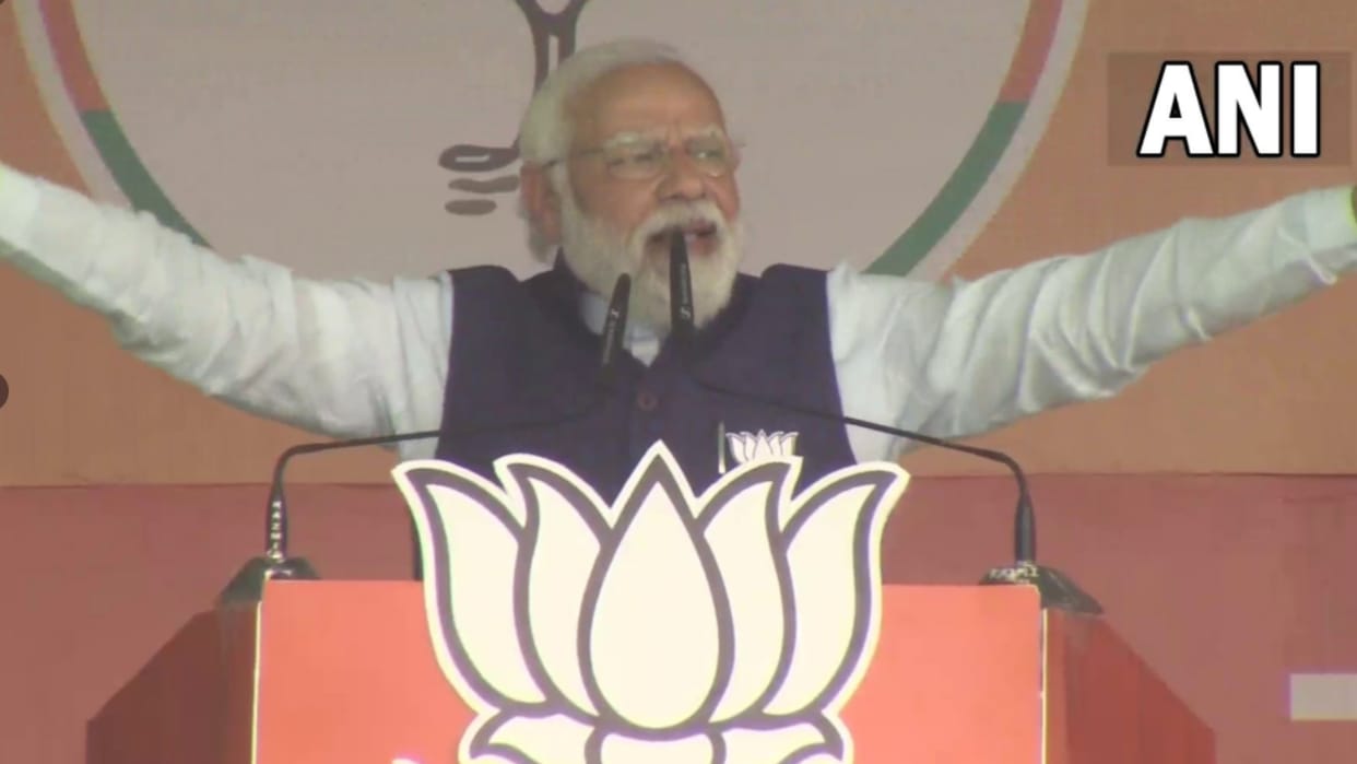 Prime Minister Narendra Modi addresses a rally in Kauhar in Amethi.