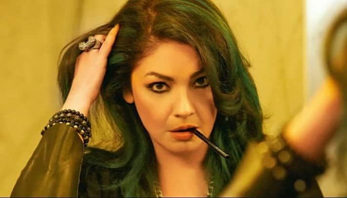 Pooja Bhatt Birthday Special When Mahesh Bhatt Daughter Addicted to Alcohol 