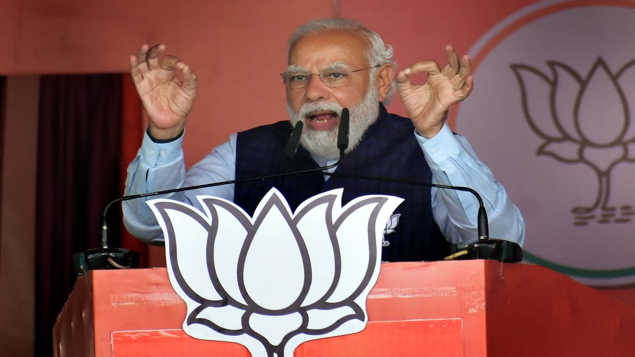 UP Election 2022 Amit Shah And Yogi Will Do Road Show In Gorakhpur PM Modi Rally in Maharajganj Today