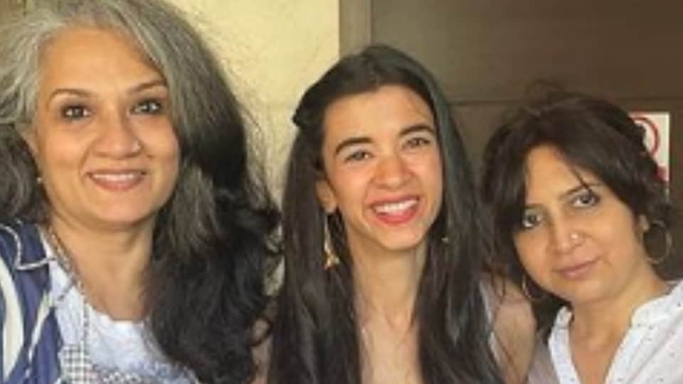 Hrithik Roshan enjoys Kerala food with rumoured girlfriend Saba azad lunch date photos viral on social media
