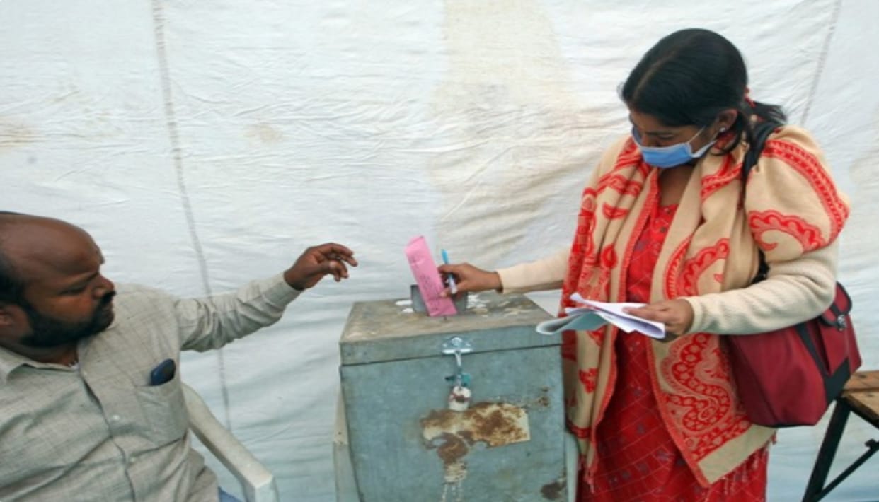 Election office serious in postal ballot case, reply sought from military officers, Harish Rawat had released video in social media